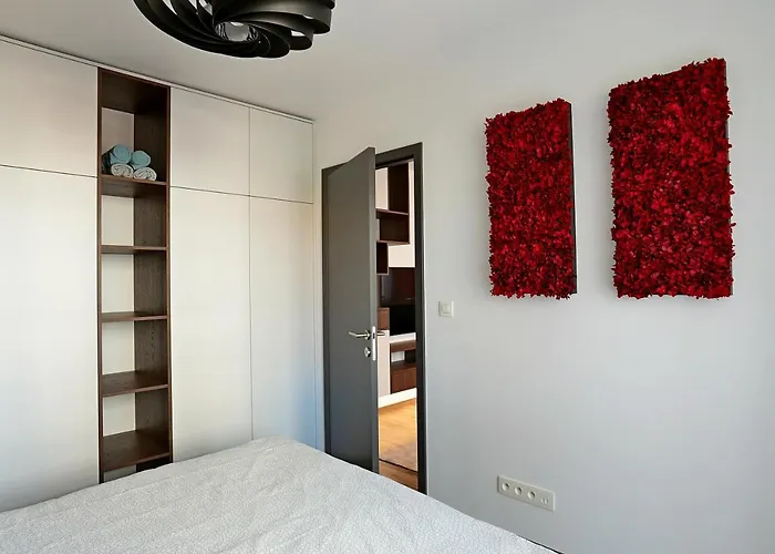 Modern Near The Centre Urban *